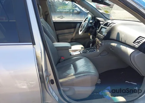 2011 Toyota Highlander Se V6 z USA, uszkodzony, nr VIN 5TDBK3EH6BS043597